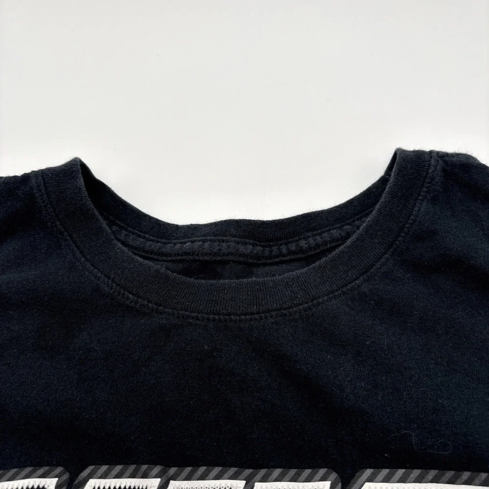 The Nike Tshirt Women's Size Small Raised Log On Front Athletic‎ Cut 100% Cotton